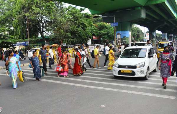 पैदल यात्री के पक्ष में